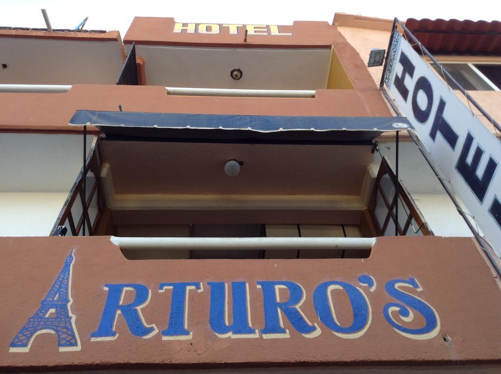 Hotel Arturo'S 지와타네호 외부 사진