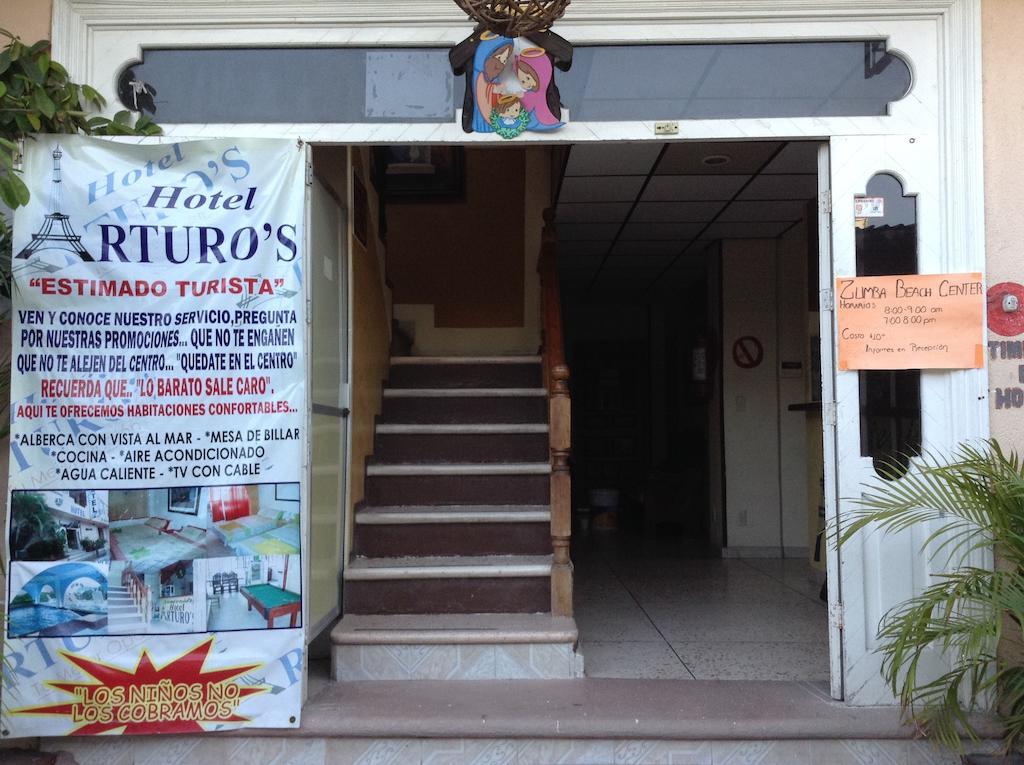 Hotel Arturo'S 지와타네호 외부 사진