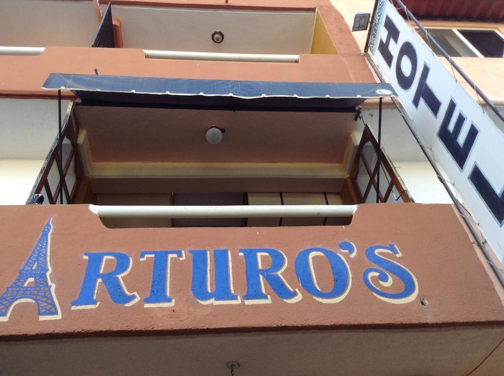 Hotel Arturo'S 지와타네호 외부 사진